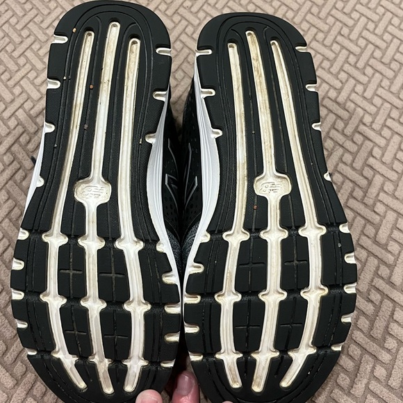 New Balance shoes - Picture 4 of 4